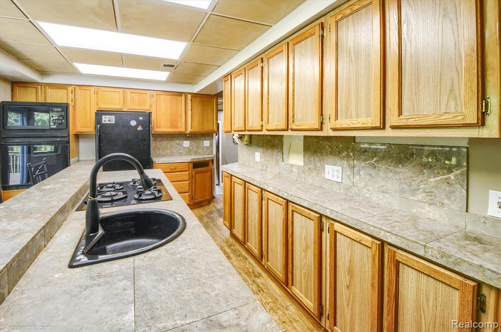 3293 West Oregon Road Lapeer, MI 48446 - Photo 12 of 37