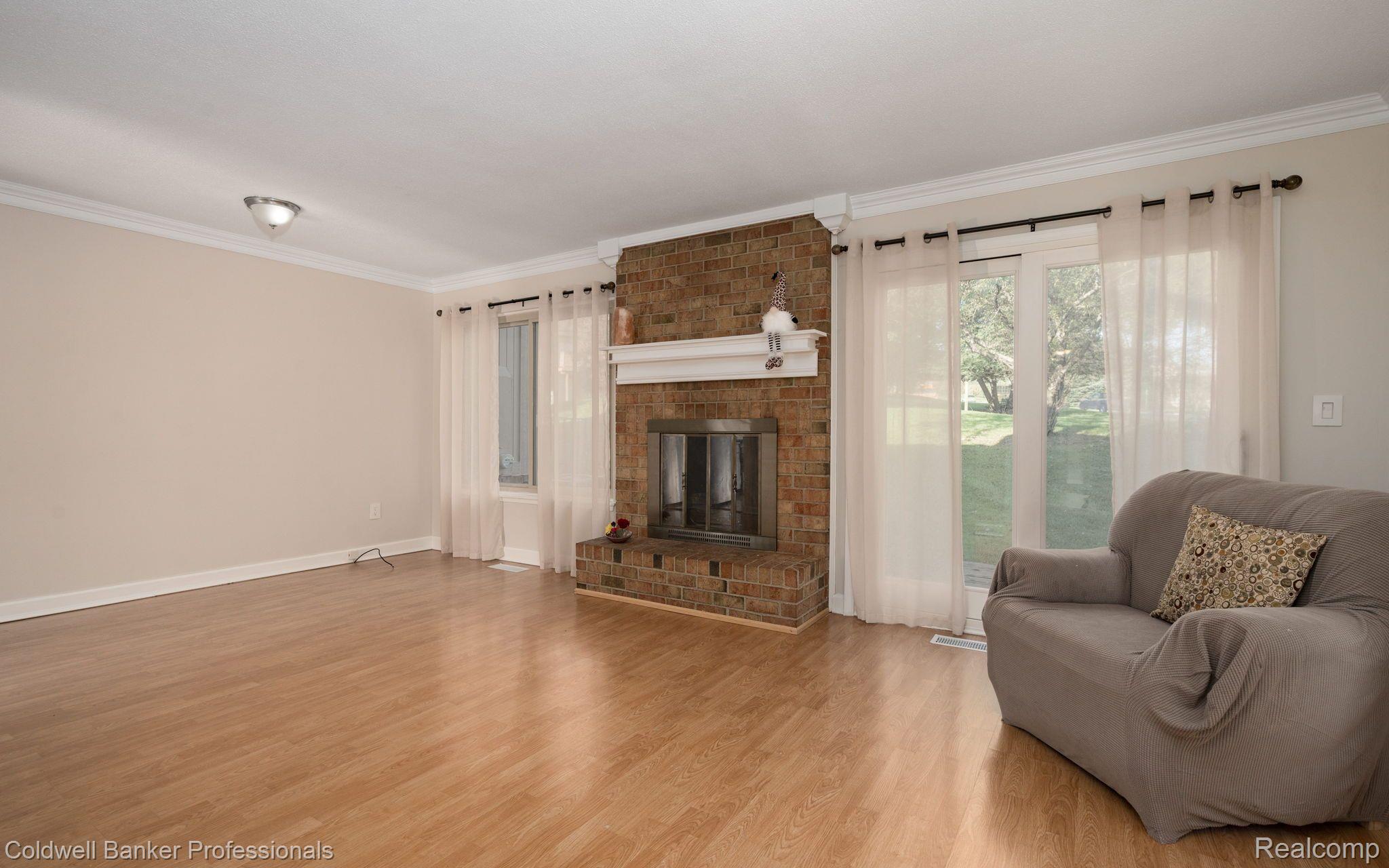 792 Oak Brook Ridge Drive Rochester, MI 48307 - Photo 8 of 25 Gallery Image 8