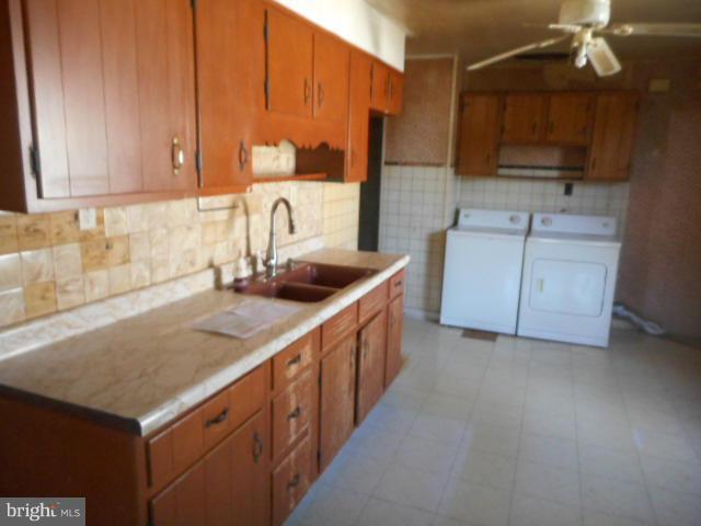 930 Woodlynn Road Baltimore, MD 21221 - Photo 6 of 26 Kitchen