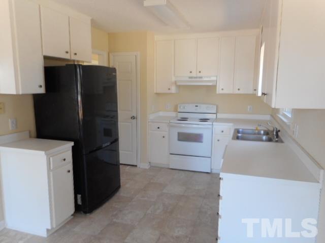 388 Godwin Road Benson, NC 27504 - Photo 2 of 14