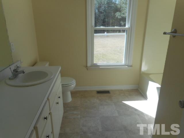 388 Godwin Road Benson, NC 27504 - Photo 10 of 14