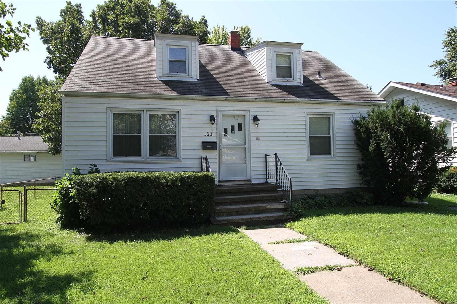 123 West 2nd Street Roxana, IL 62084 - Photo 1 of 23