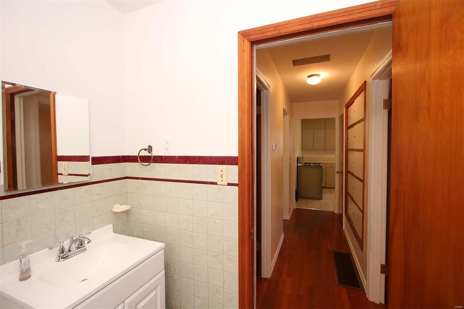 123 West 2nd Street Roxana, IL 62084 - Photo 13 of 23