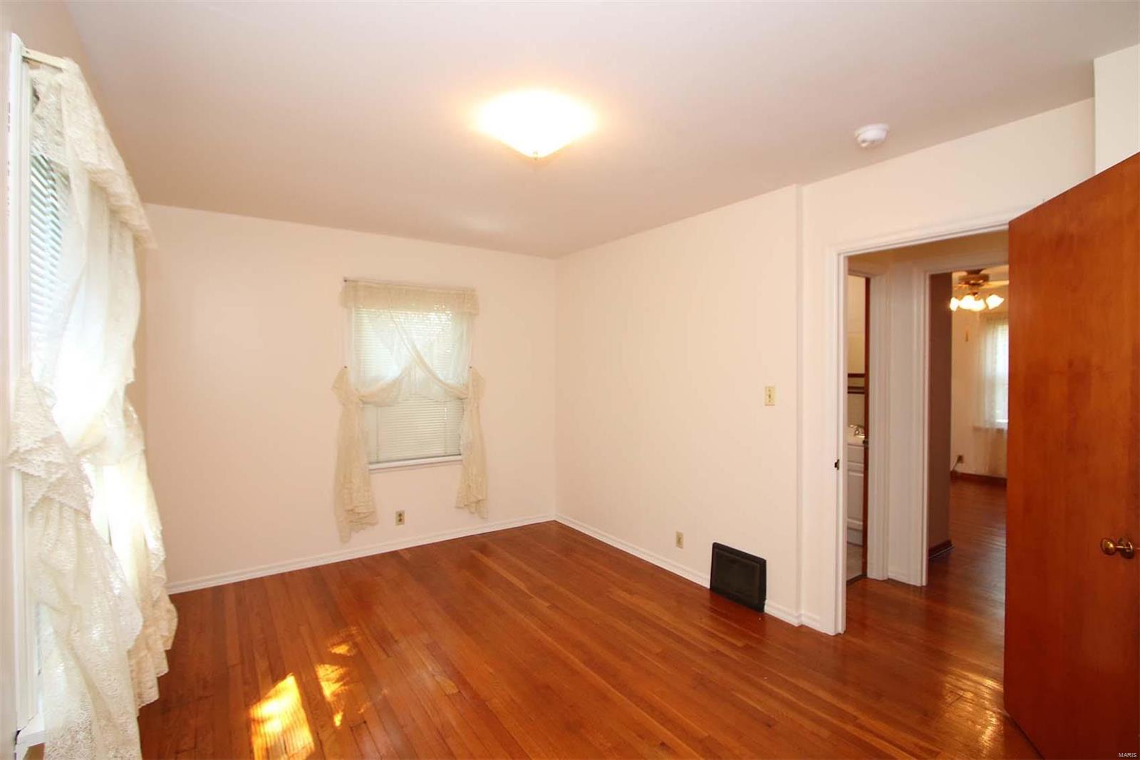 123 West 2nd Street Roxana, IL 62084 - Photo 9 of 23