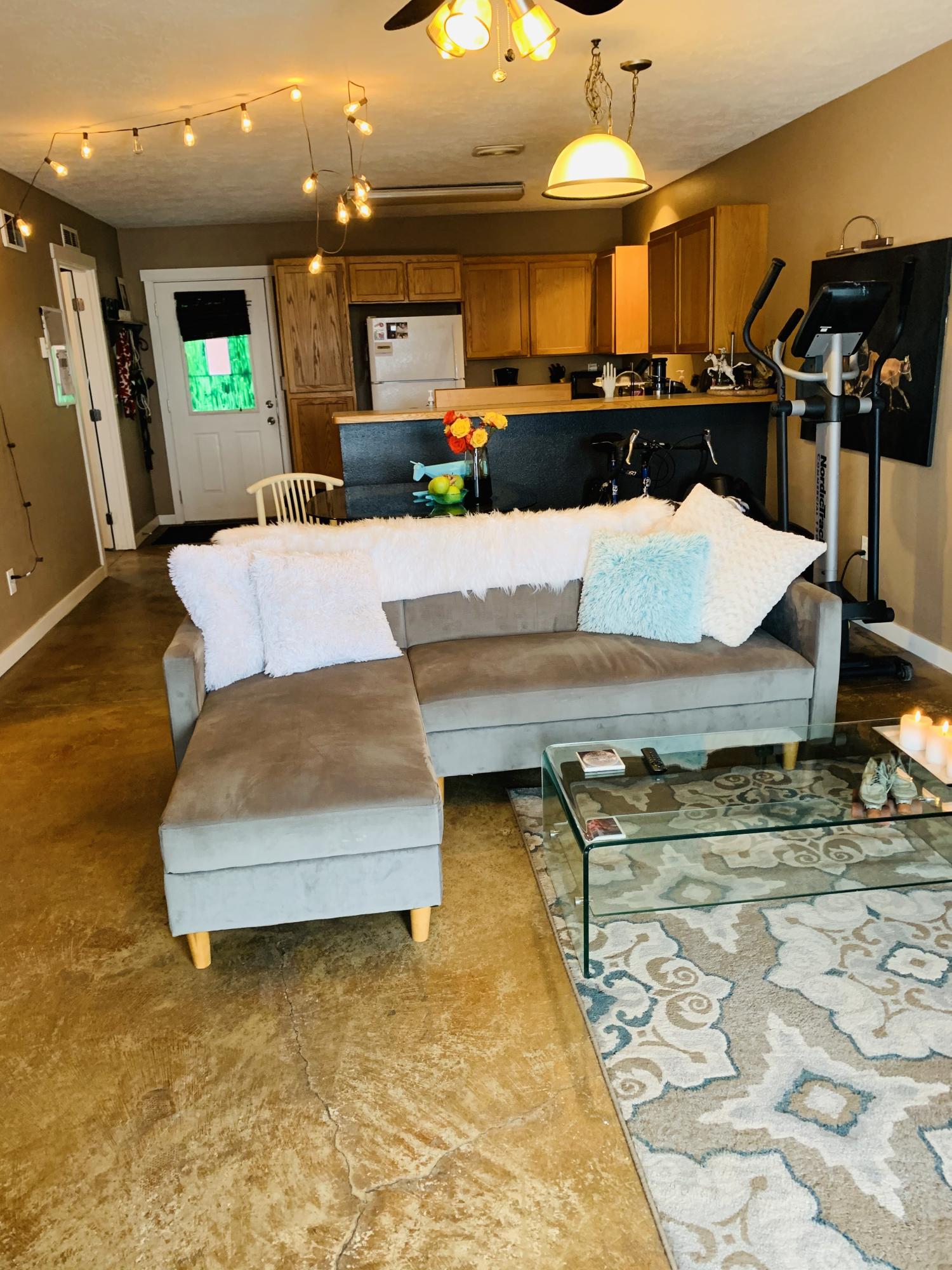 566 5th Street Metolius, OR 97741 - Photo 16 of 39 Living room
