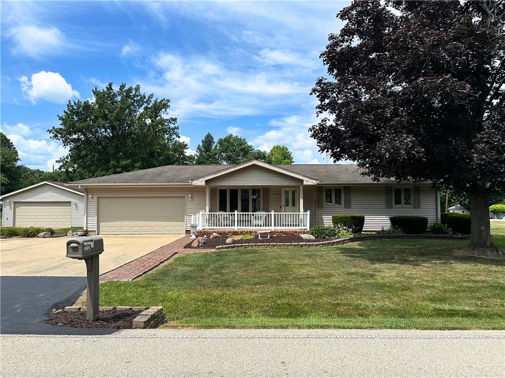 1729 South Westgate Drive Decatur, IL 62521 - Photo 1 of 33