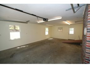 157 Spice Hollow Road Johnson City, TN 37604 - Photo 22 of 24 Garage