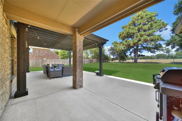 $850,000 | 25003 Waterstone Estates Circle East, Tomball, TX 77375