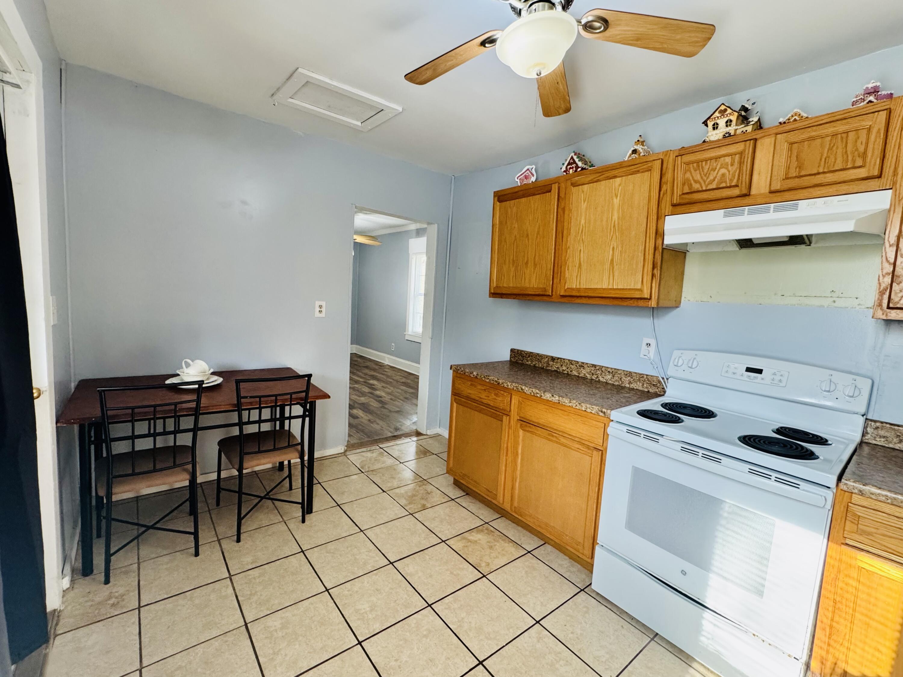 319 East Hazel Street Covington, VA 24426 - Photo 12 of 21 IMG_4641