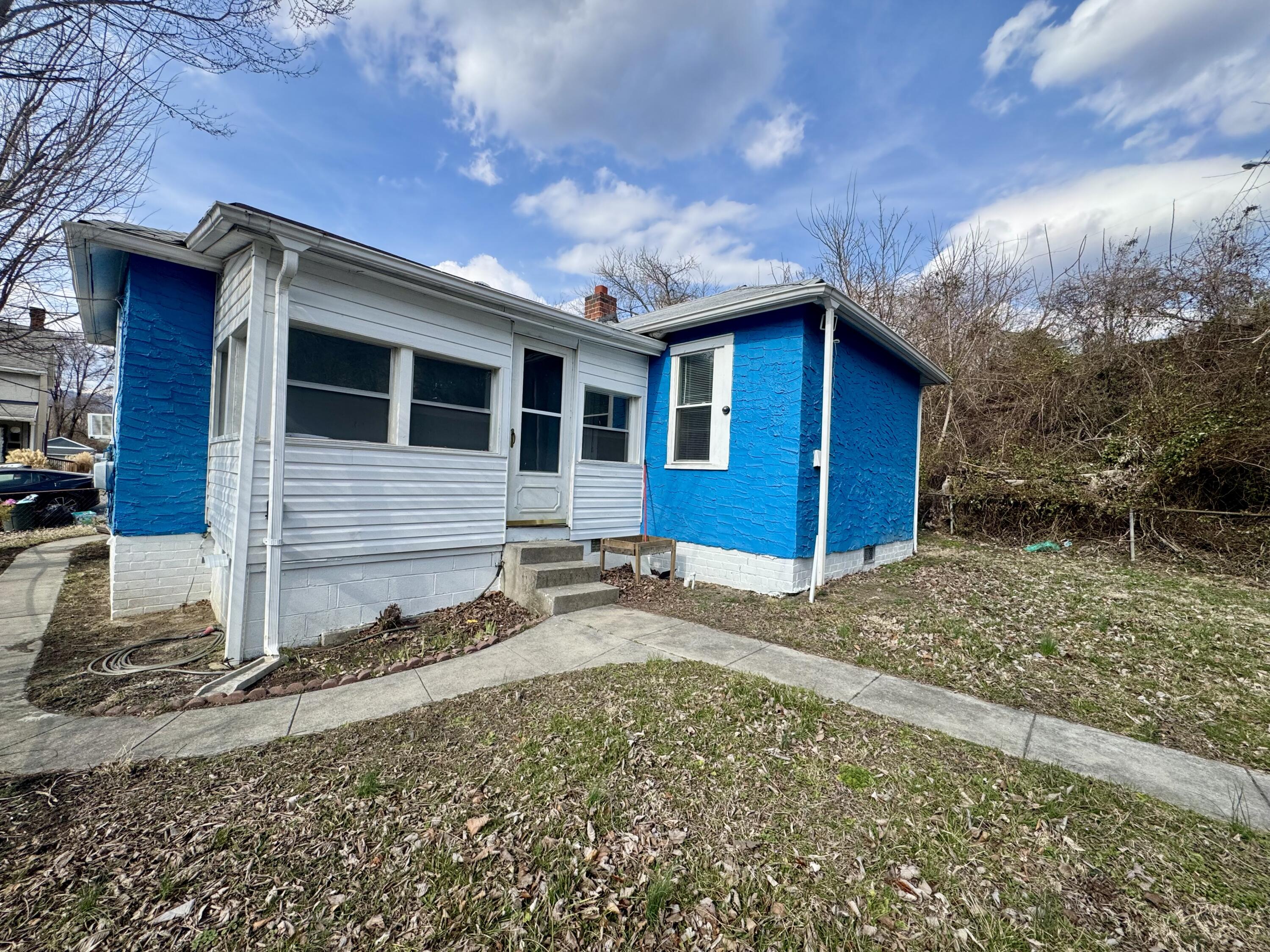 319 East Hazel Street Covington, VA 24426 - Photo 18 of 21 IMG_4621