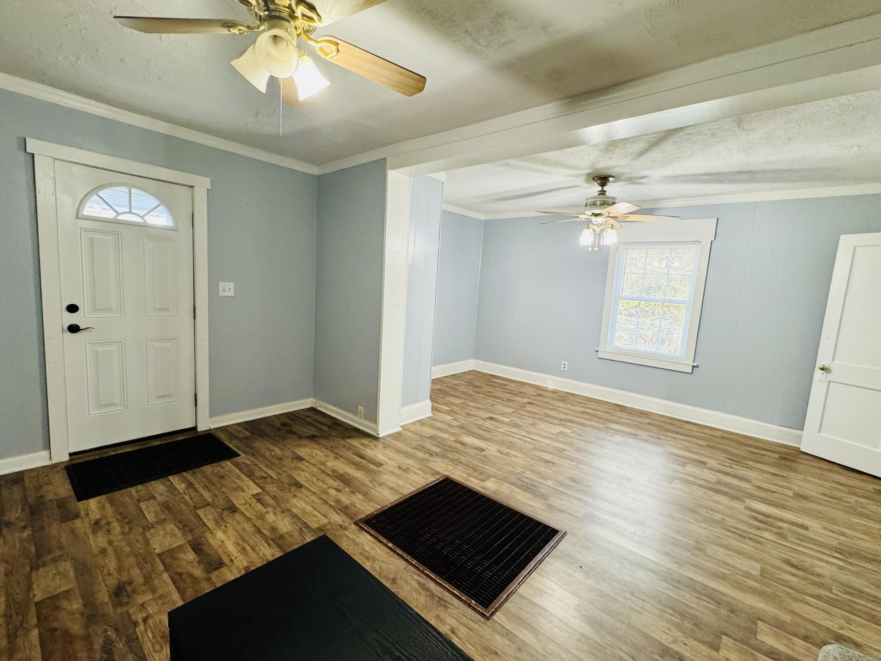 319 East Hazel Street Covington, VA 24426 - Photo 5 of 21 IMG_4642