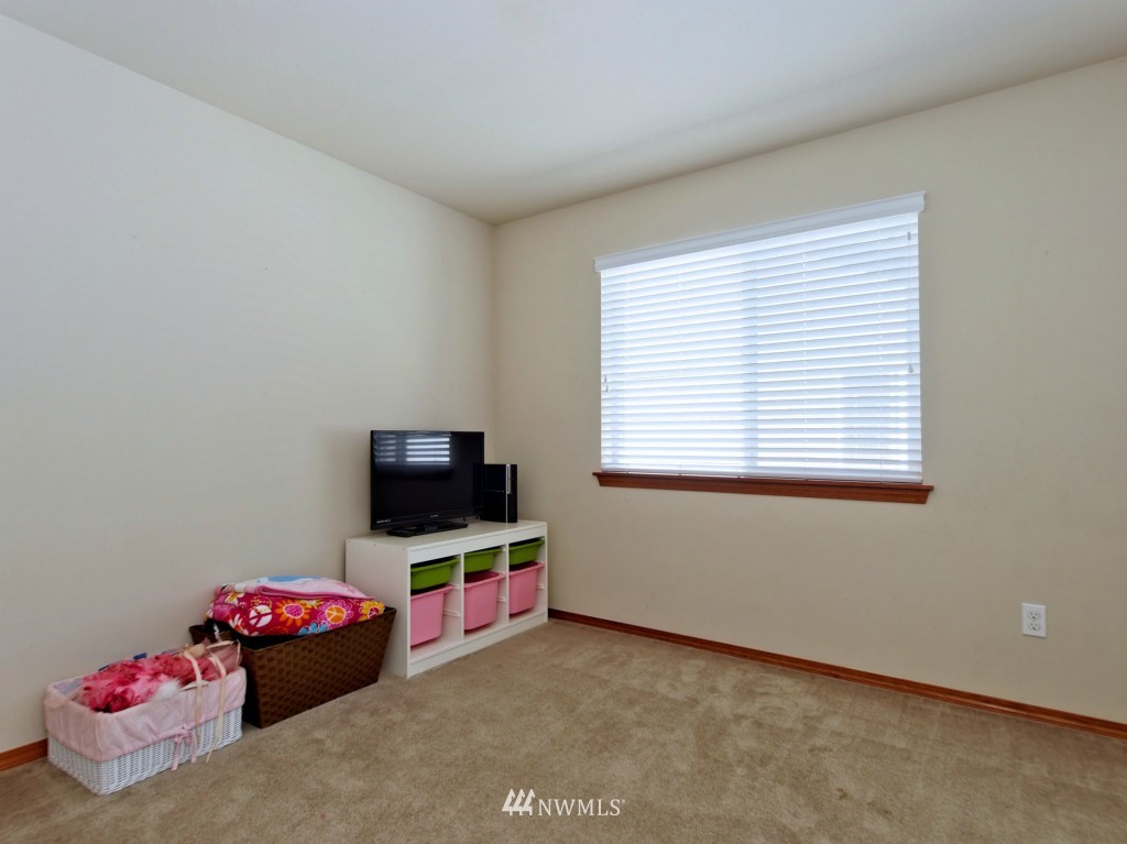 11658 Southeast 189th Place Renton, WA 98058 - Photo 11 of 21 Gallery Image 11