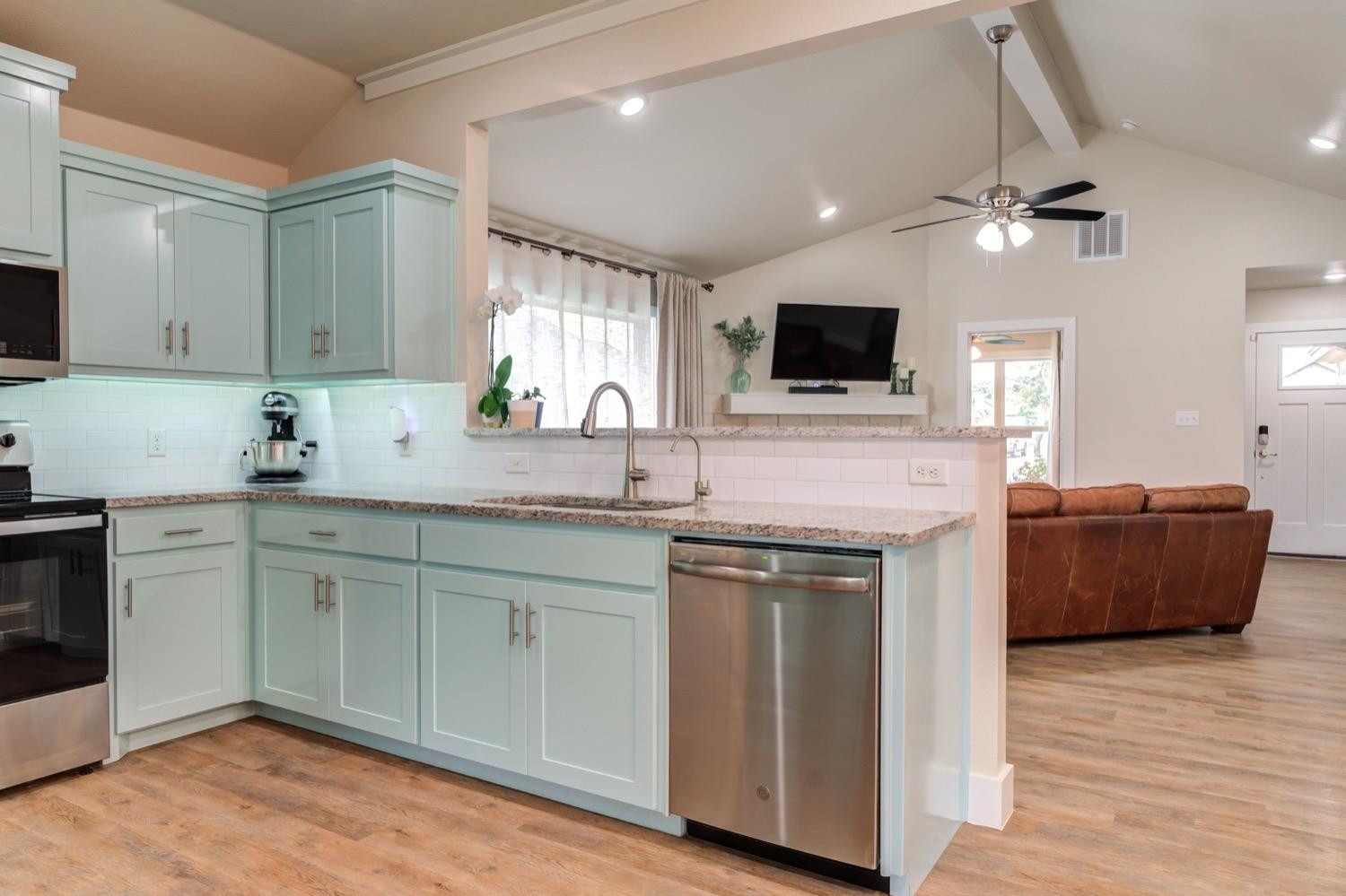 7513 87th Street Lubbock, TX 79424 - Photo 17 of 42 Keep an eye on the family from here!