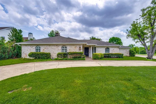 $3,150 | 1137 Mill Springs, Richardson, TX 75080