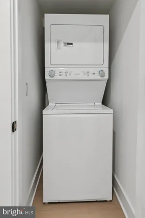 a close up view of a washer and dryer