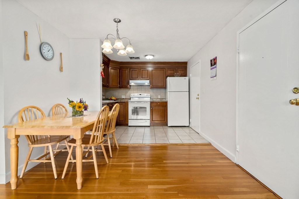 20 Whitman Road, Unit 13 Waltham, MA 02453 - Photo 4 of 12 Gallery Image 4
