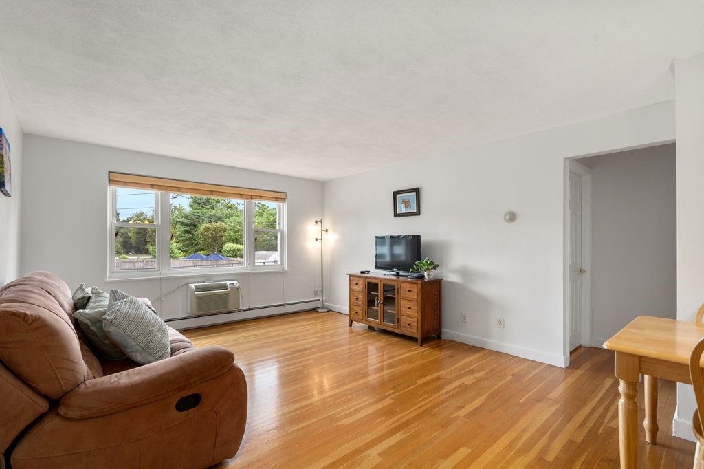 20 Whitman Road, Unit 13 Waltham, MA 02453 - Photo 5 of 12 Gallery Image 5