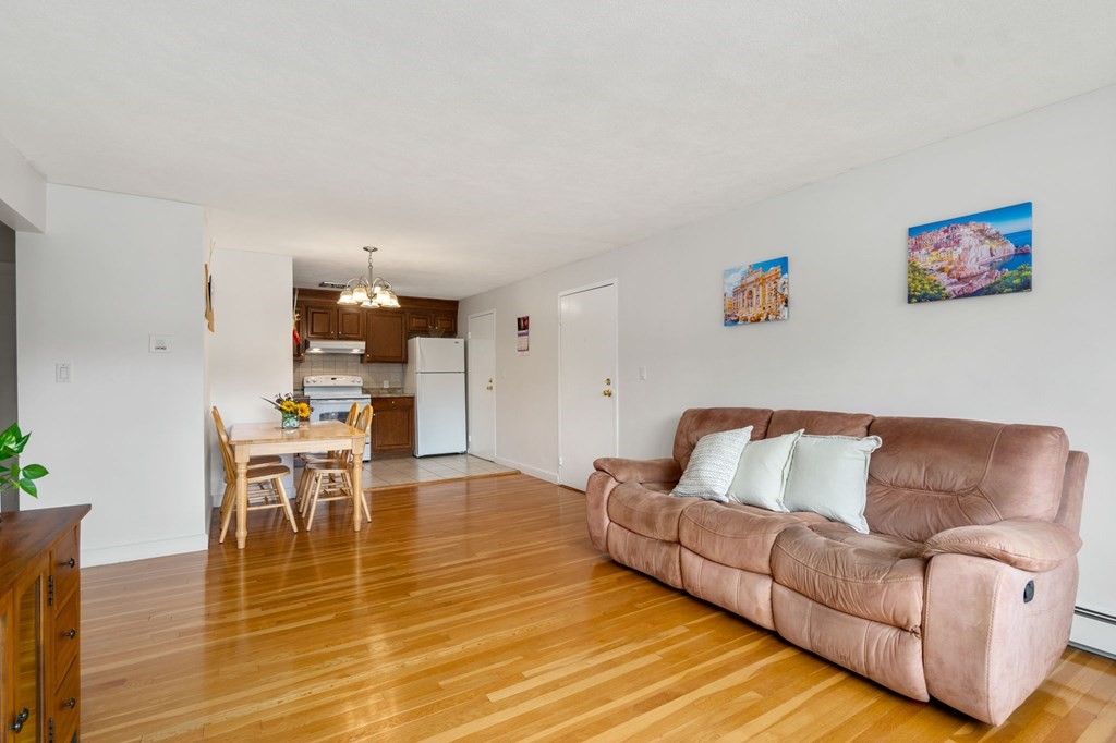 20 Whitman Road, Unit 13 Waltham, MA 02453 - Photo 6 of 12 Gallery Image 6