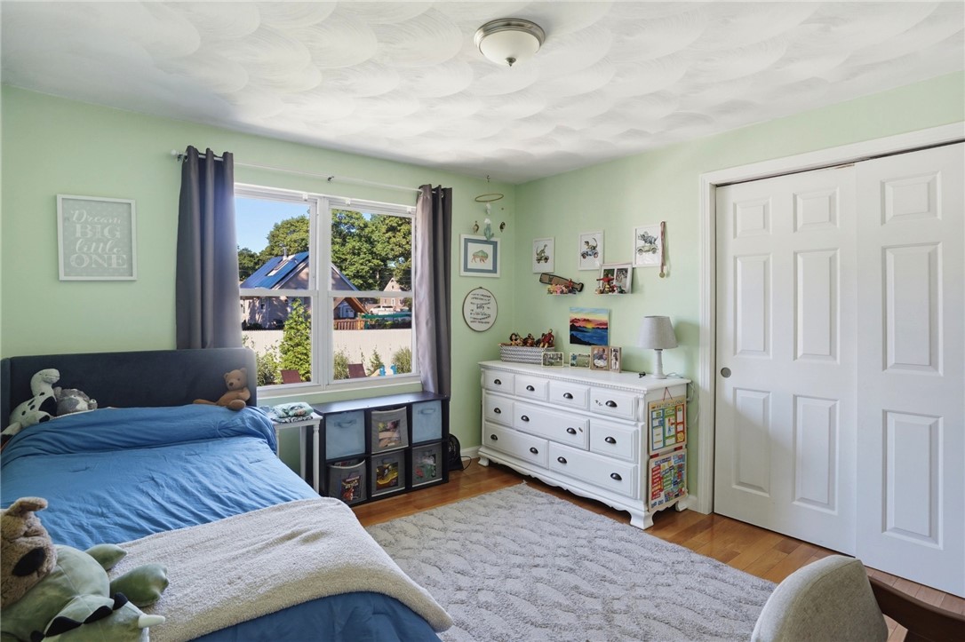 83 Holmes Road Warwick, RI 02888 - Photo 10 of 23