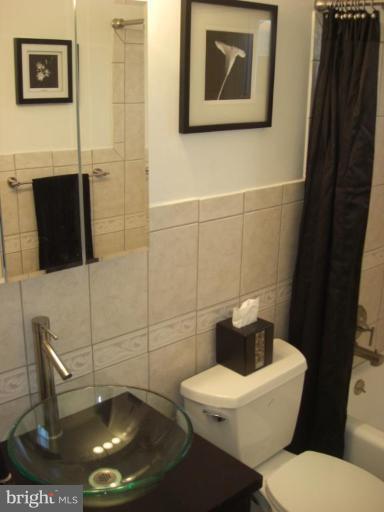 1124 Cedarcroft Road Baltimore, MD 21239 - Photo 7 of 14 Bath #3