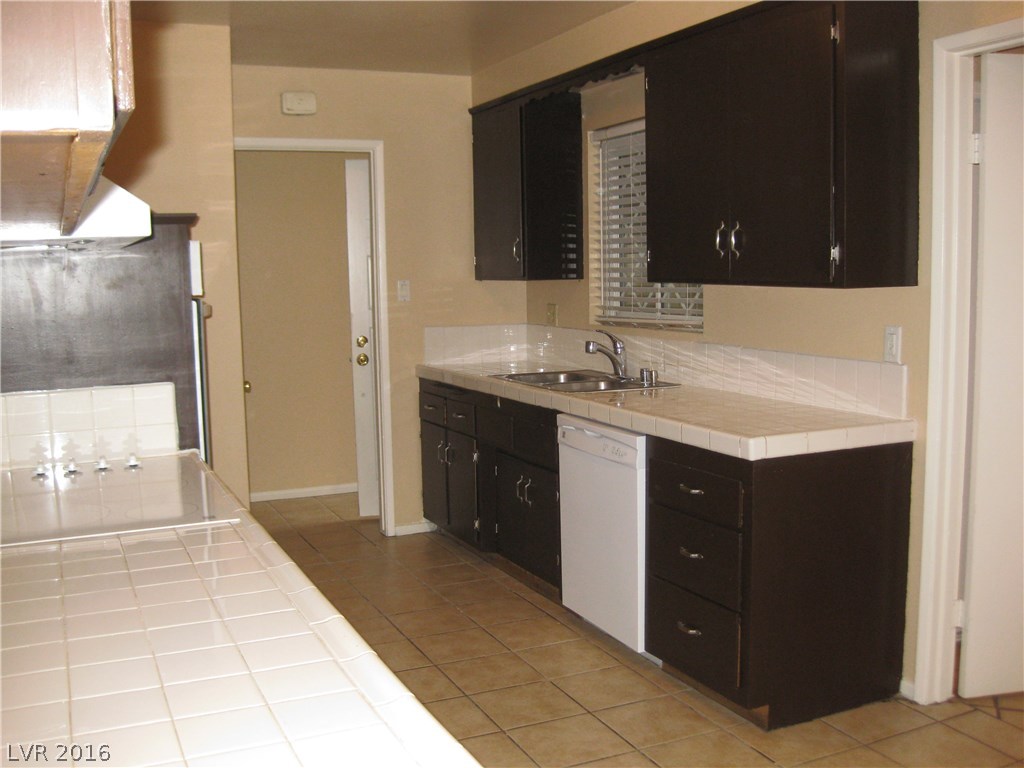 3613 Riviera Avenue Las Vegas, NV 89107 - Photo 9 of 19
