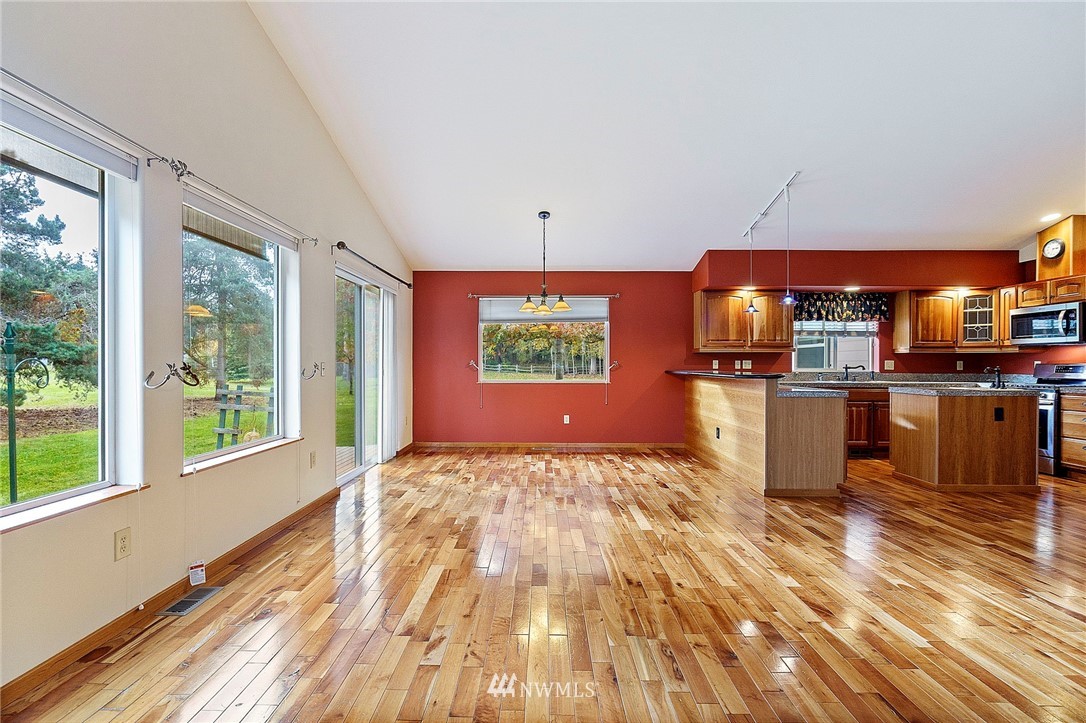 352 Falcon Road Sequim, WA 98382 - Photo 9 of 28 Gallery Image 9
