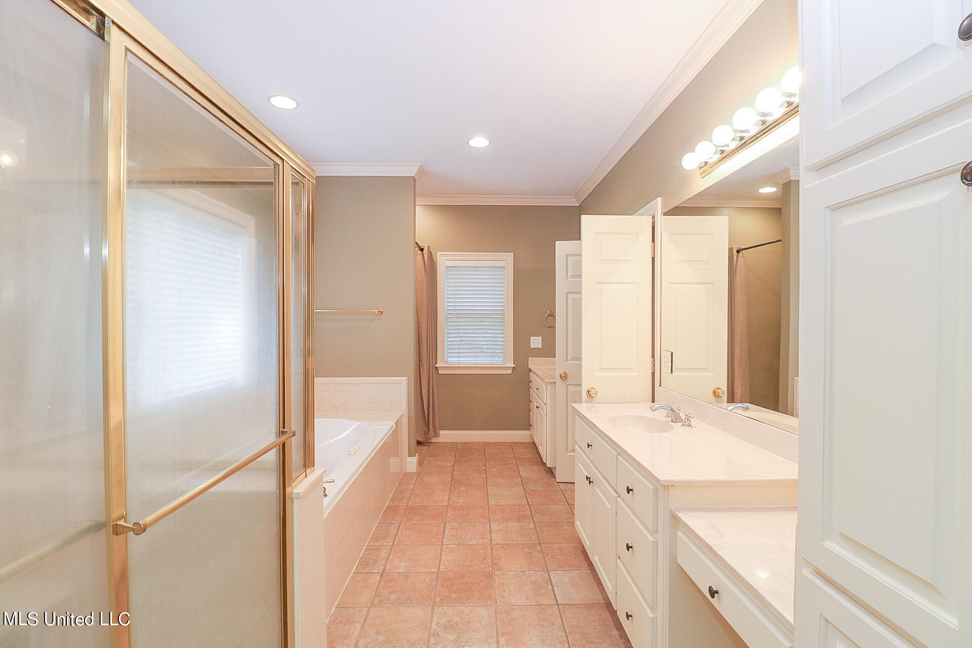 1010 Ridgeside Drive Brandon, MS 39042 - Photo 13 of 25 1010 Ridgeside Dr 19