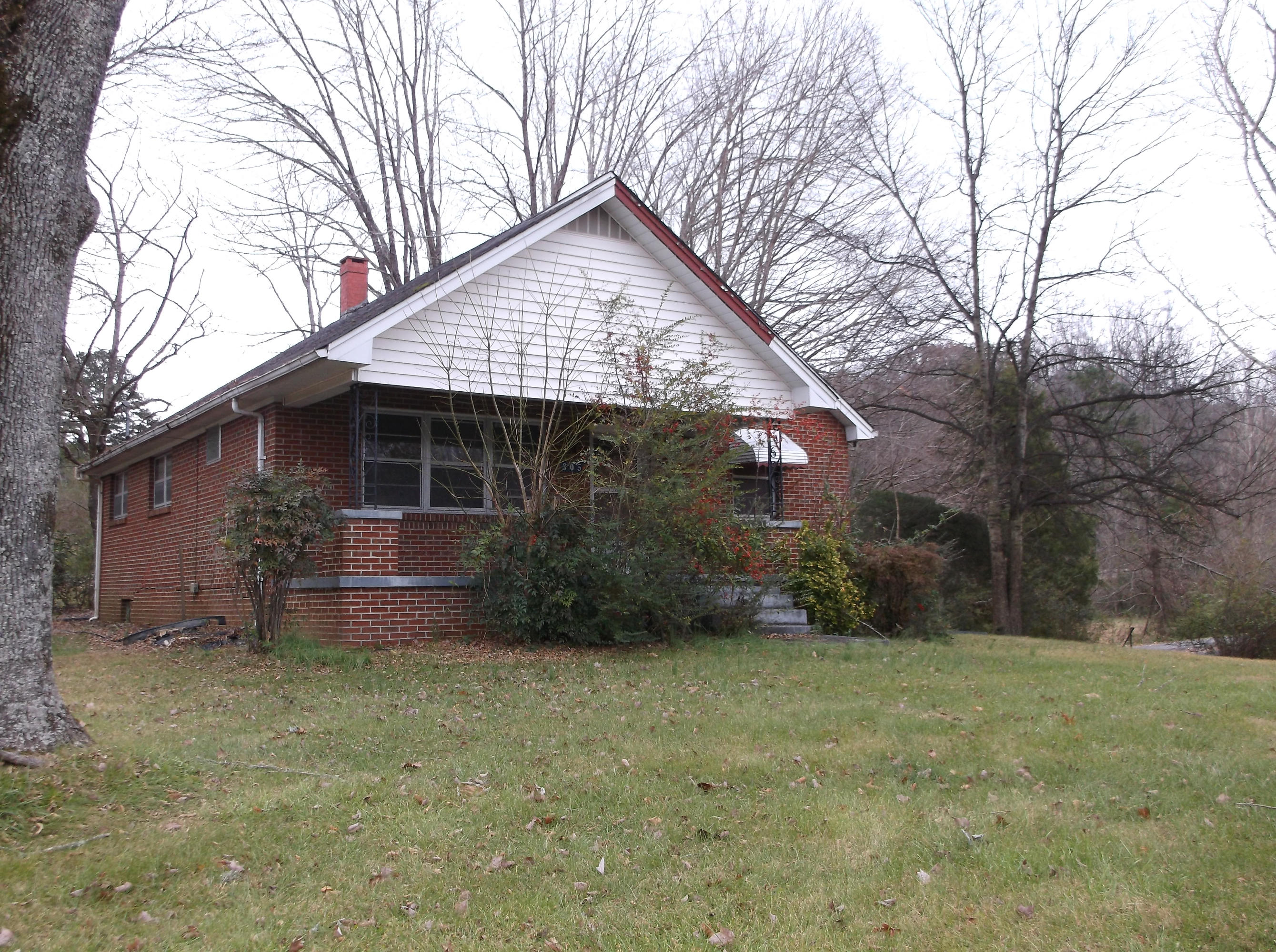 305 Pine Ridge Road Harriman, TN 37748 - Photo 1 of 7 DSCF0934