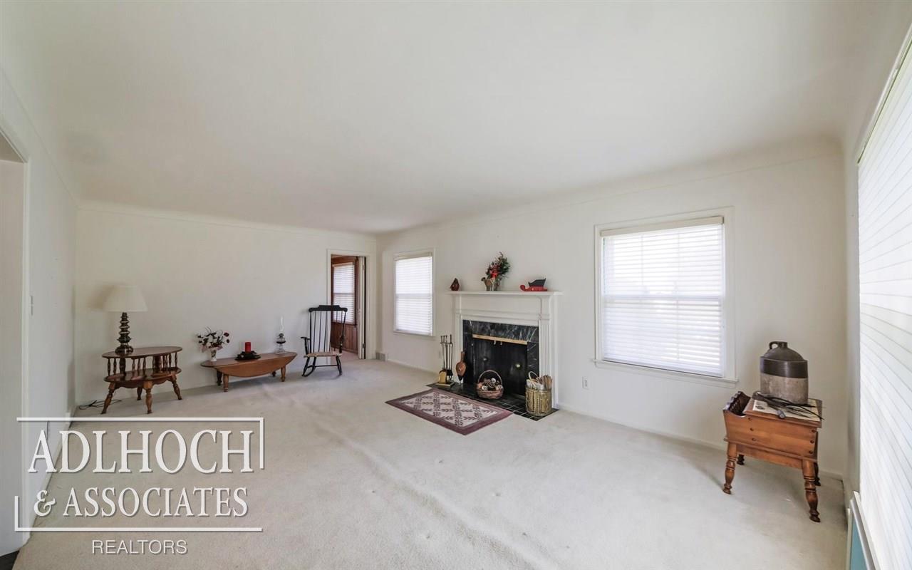1047 Devonshire Road Grosse Pointe Park, MI 48230 - Photo 6 of 33