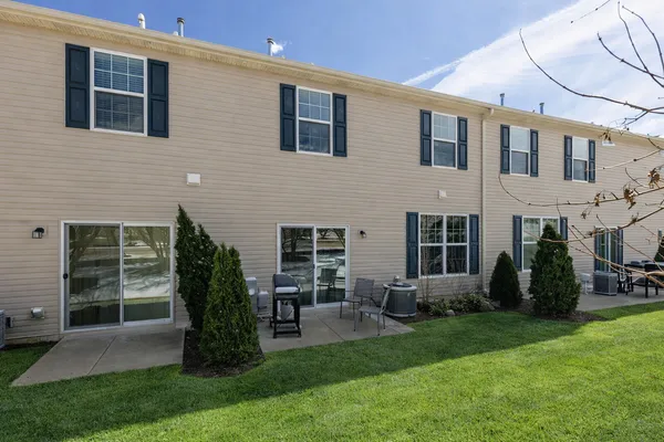 $319,000 | 1115 Goldfinch Avenue, Yorkville, IL 60560