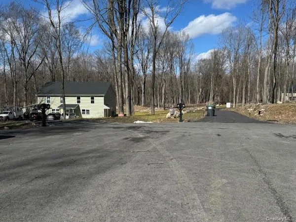 $2,795 | 11 Alexandra Matthews Road, Unit B, Wallkill, NY 12589