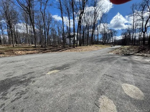 $2,795 | 11 Alexandra Matthews Road, Unit B, Wallkill, NY 12589