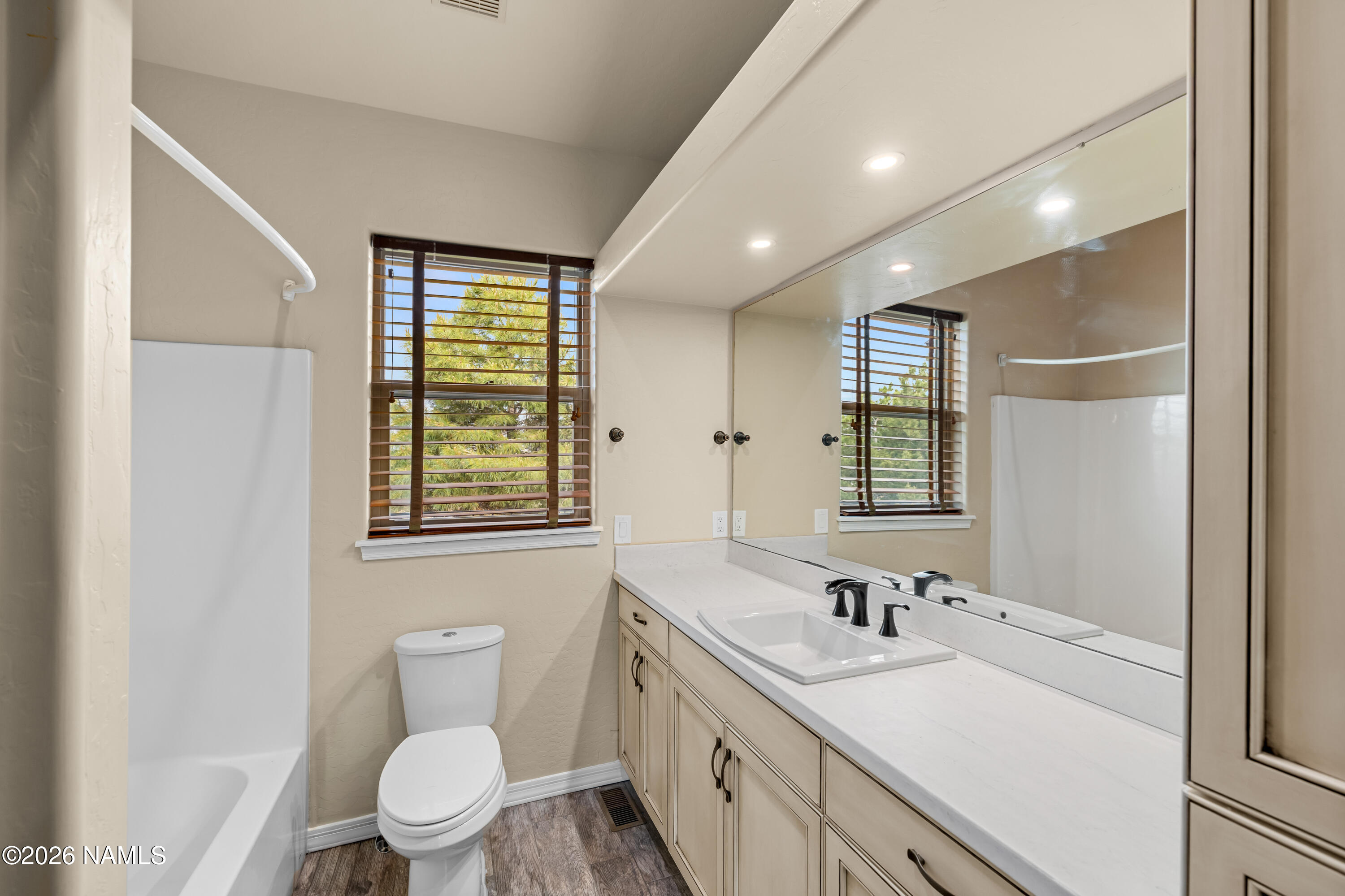 8205 North Reata Road Flagstaff, AZ 86004 - Photo 21 of 45 Bathroom 2