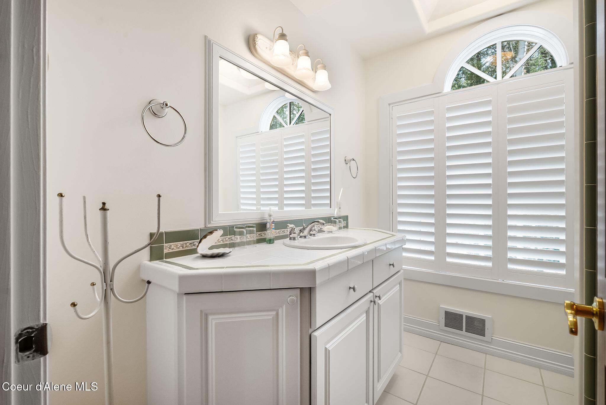 516 Kiebert Loop Hope, ID 83836 - Photo 43 of 73 45_DSC01070