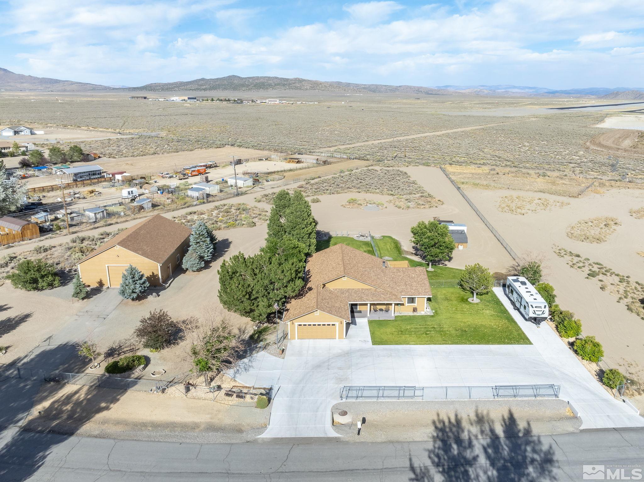 10890 Osage Road Reno, NV 89508 - Photo 4 of 40 a view of an ocean and beach