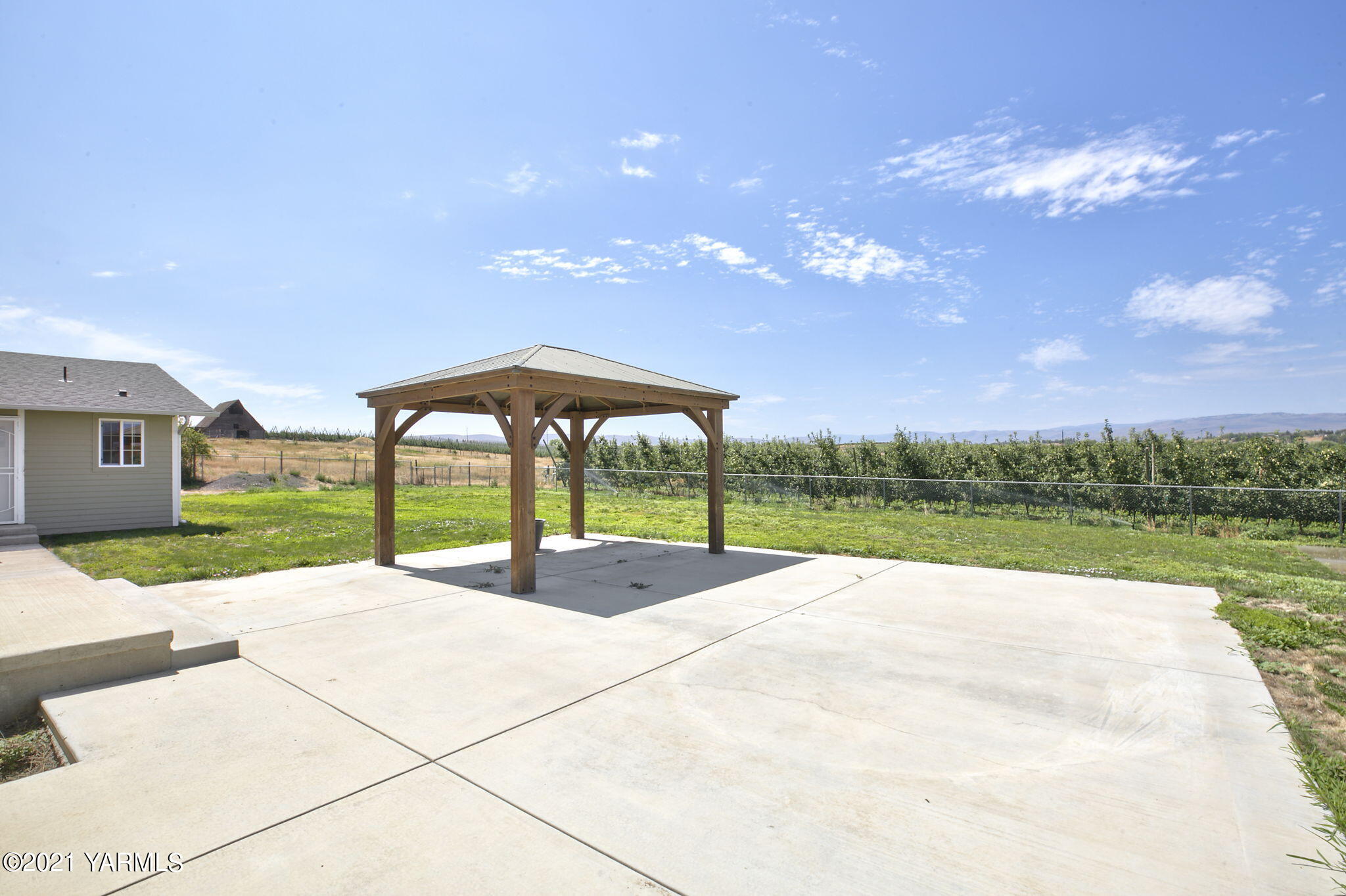 1702 Gibbler Road Yakima, WA 98908 - Photo 7 of 21 Patio