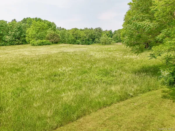a view of an outdoor space and a yard
