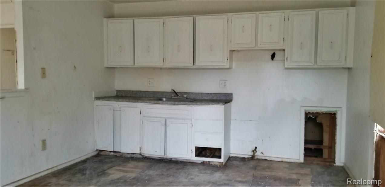 4079 Spruce Street Inkster, MI 48141 - Photo 6 of 24 20180331_155725.jpg