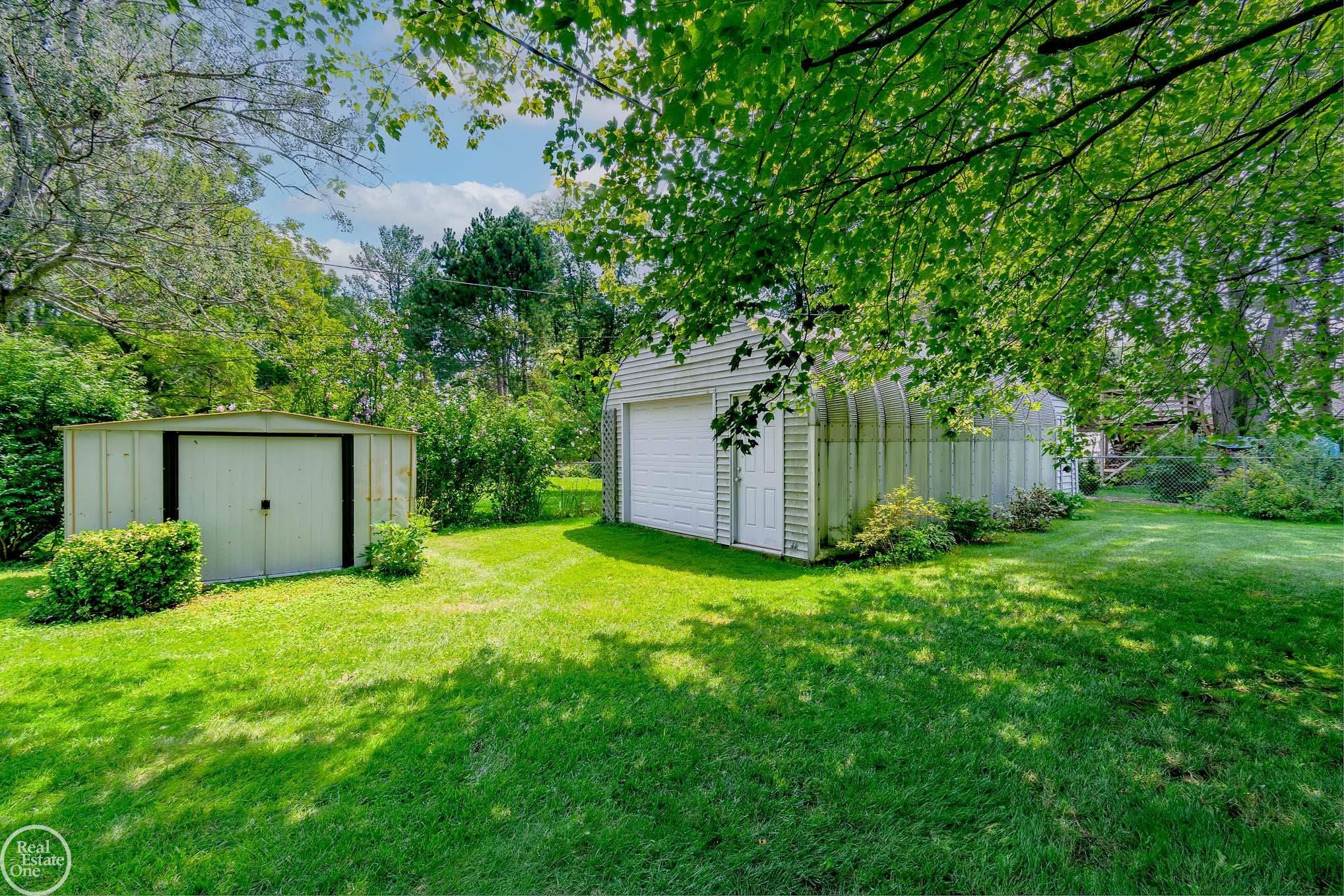 240 Michelson Road Rochester, MI 48307 - Photo 20 of 23 50150718-a6ee25a8-686a-47a1-a7ae-2c24028d65ec.JPG