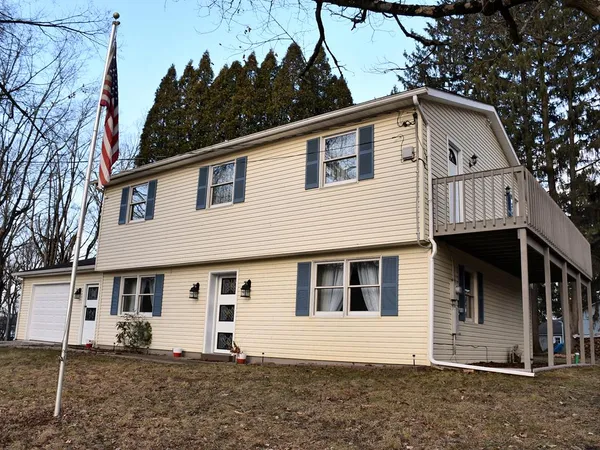 $319,900 | 11868 South Oakmere Place, Conneaut Lake, PA 16316