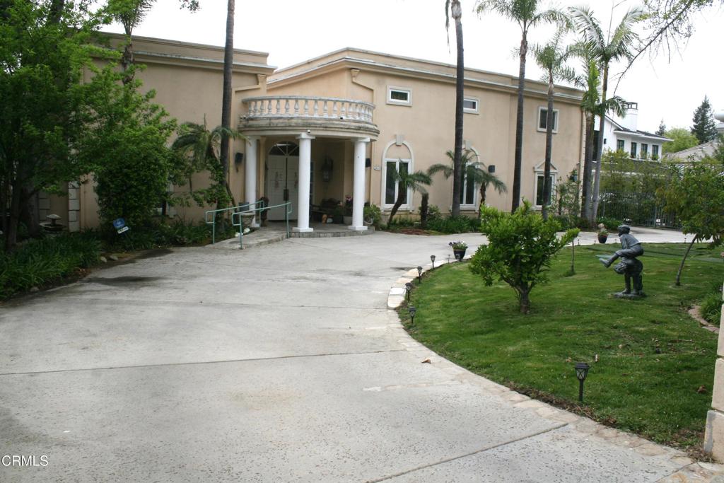 500 Georgian Road La Canada Flintridge, CA 91011 - Photo 2 of 15 IMG_5297