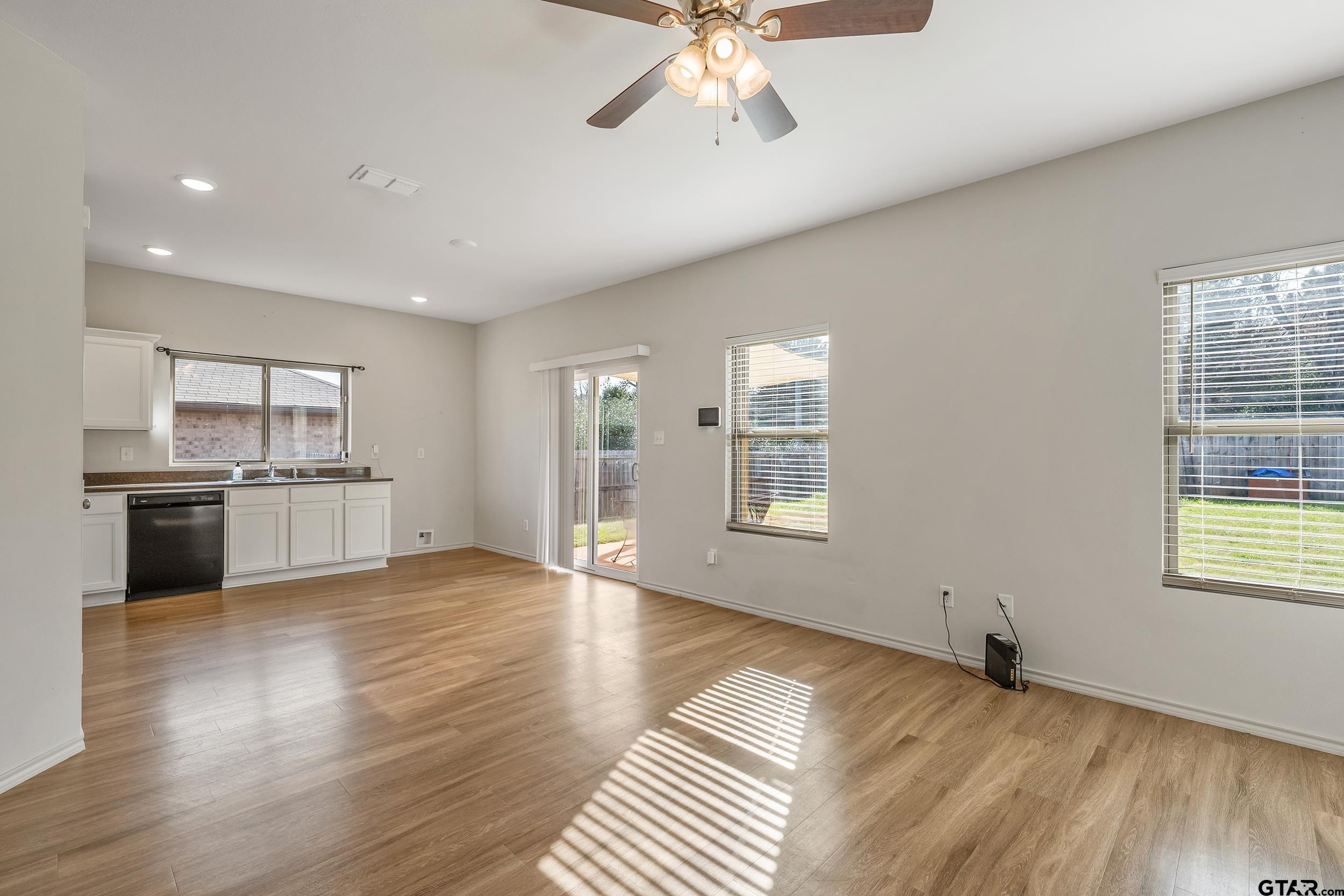 112 Summit Cove Jacksonville, TX 75766 - Photo 6 of 24