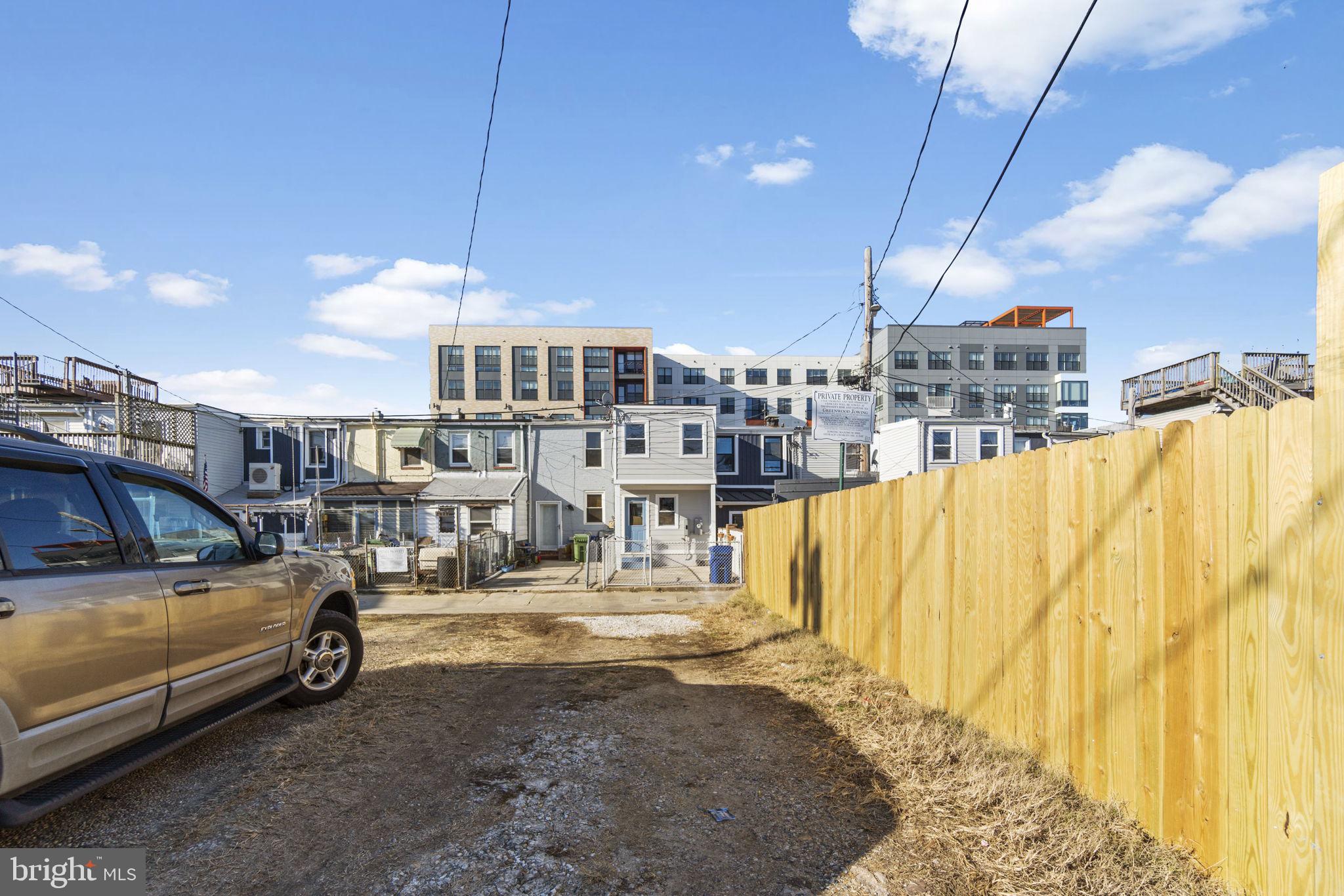 1825 South Hanover Street Baltimore, MD 21230 - Photo 20 of 20 2 car parking