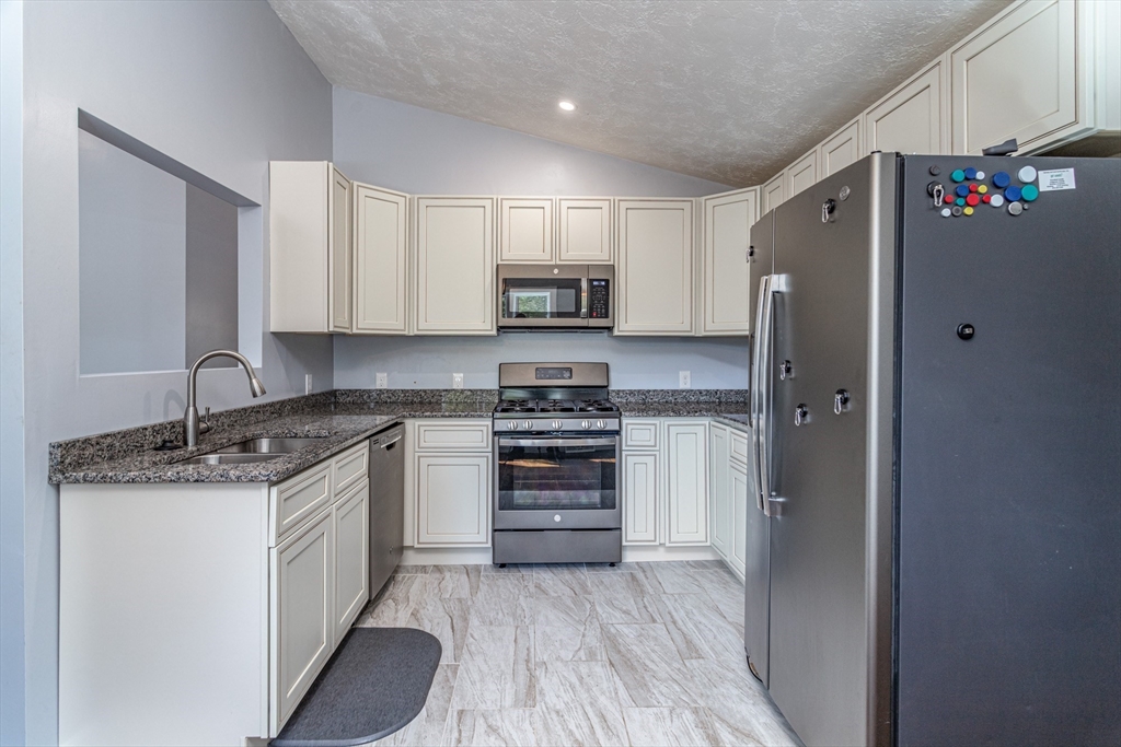 65 West Monomonac Road Winchendon, MA 01475 - Photo 5 of 35 Gallery Image 5