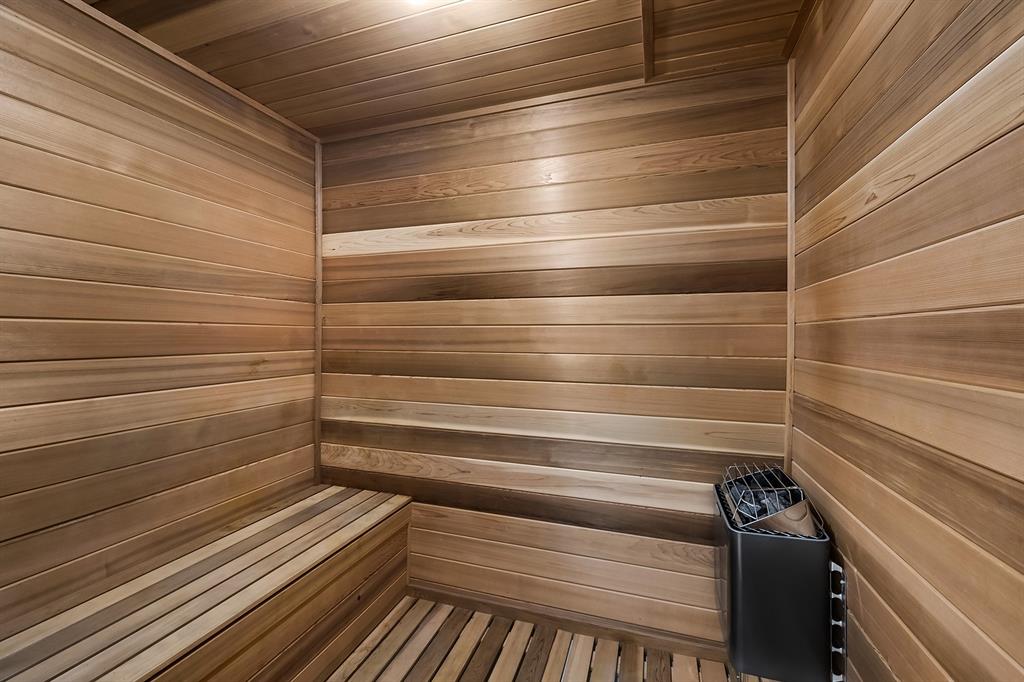 401 North Birch Road, Unit 1003 Fort Lauderdale, FL 33304 - Photo 18 of 26 a view of walk in closet