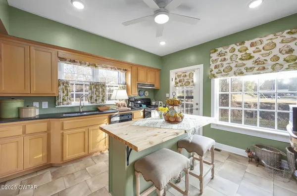 $300,000 | 1491 Lambuth Boulevard, Jackson, TN 38301