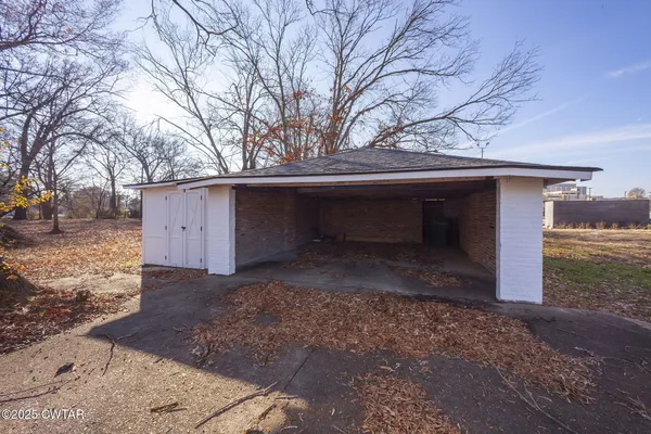 $300,000 | 1491 Lambuth Boulevard, Jackson, TN 38301