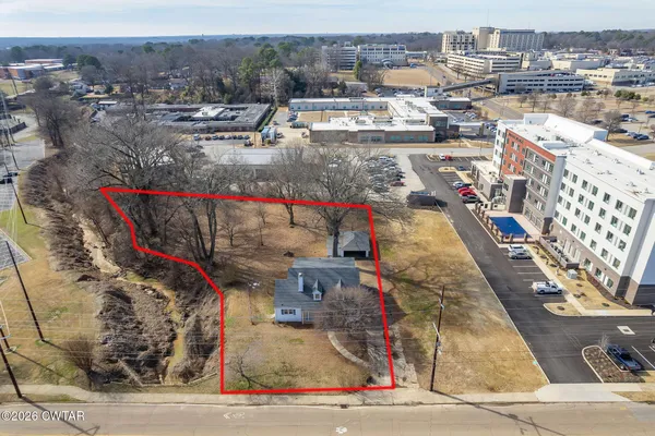 $300,000 | 1491 Lambuth Boulevard, Jackson, TN 38301