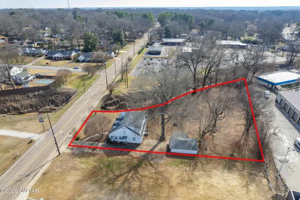$300,000 | 1491 Lambuth Boulevard, Jackson, TN 38301