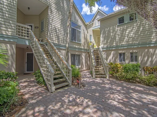 $6,000 | 1315 Winding Oaks Circle East, Unit 902, Vero Beach, FL 32963